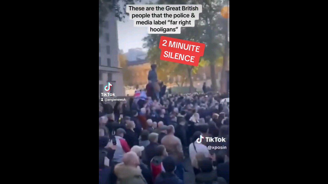 2 MINUITE SILENCE AT THE CENOTAPH