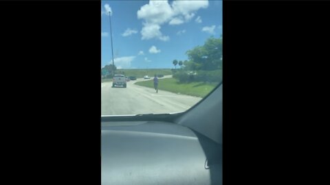 Civilian Gives Cop a Ride to Catch Suspect