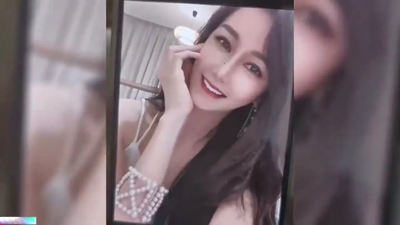 【每日笑星】全网那些网恋“血赚”名场面，照片丑真人美，这个美少妇不可信