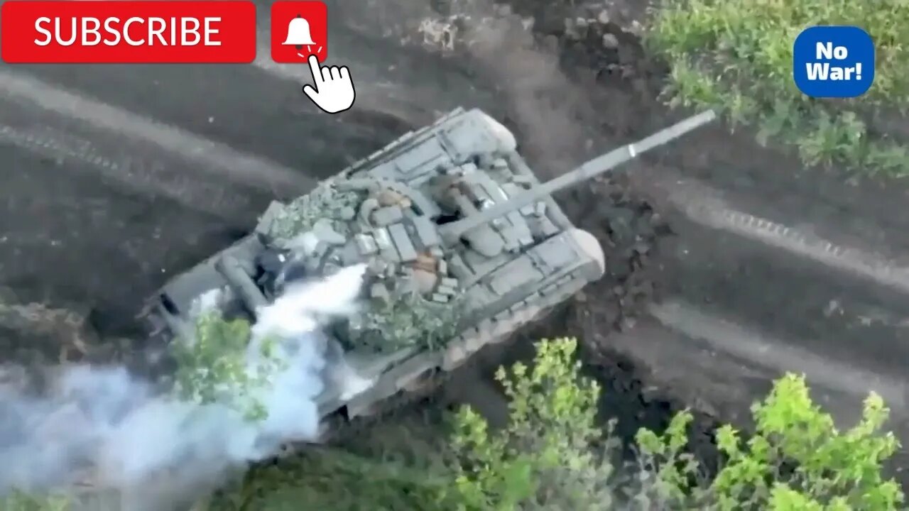 Ukraine Destroyed a Russian T-80 tank on the move!