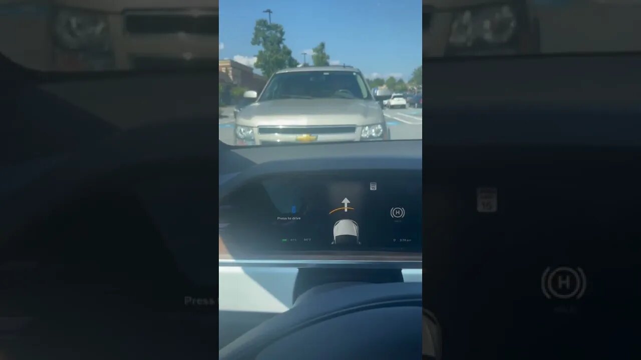 My new car almost crashed! The yoke is stalkless and supposed to sense the direction.