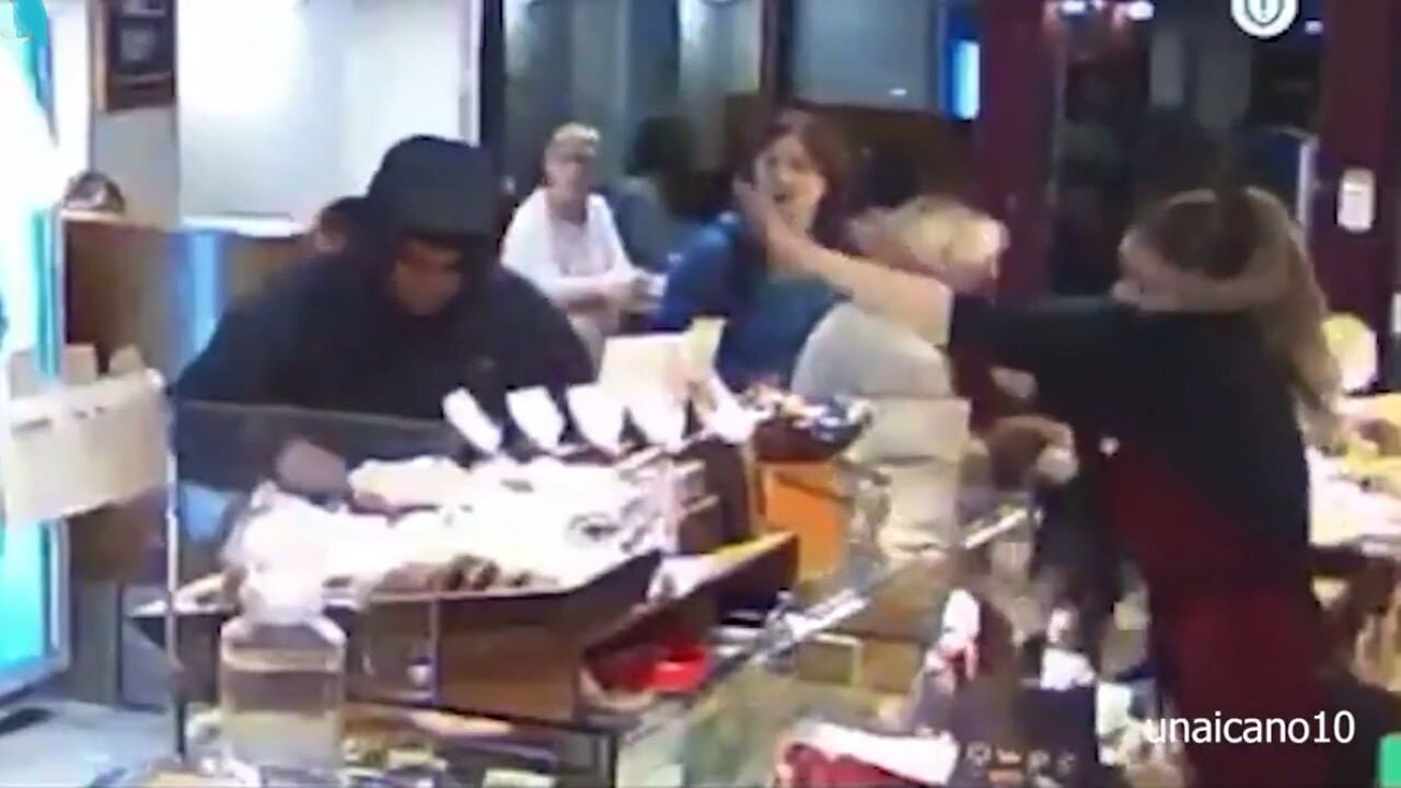 Young Migrant Punk Destroys A Cafe And Assaults Waitresses In Spain