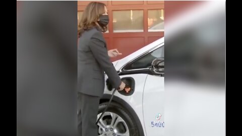 MUST SEE: Kamala Tries to Plug In An Electric Car...