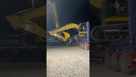 Xcmg Loading excavator | heavy lifting Equipment | #excavator #heavycrane #shortvideos #viral #heavy