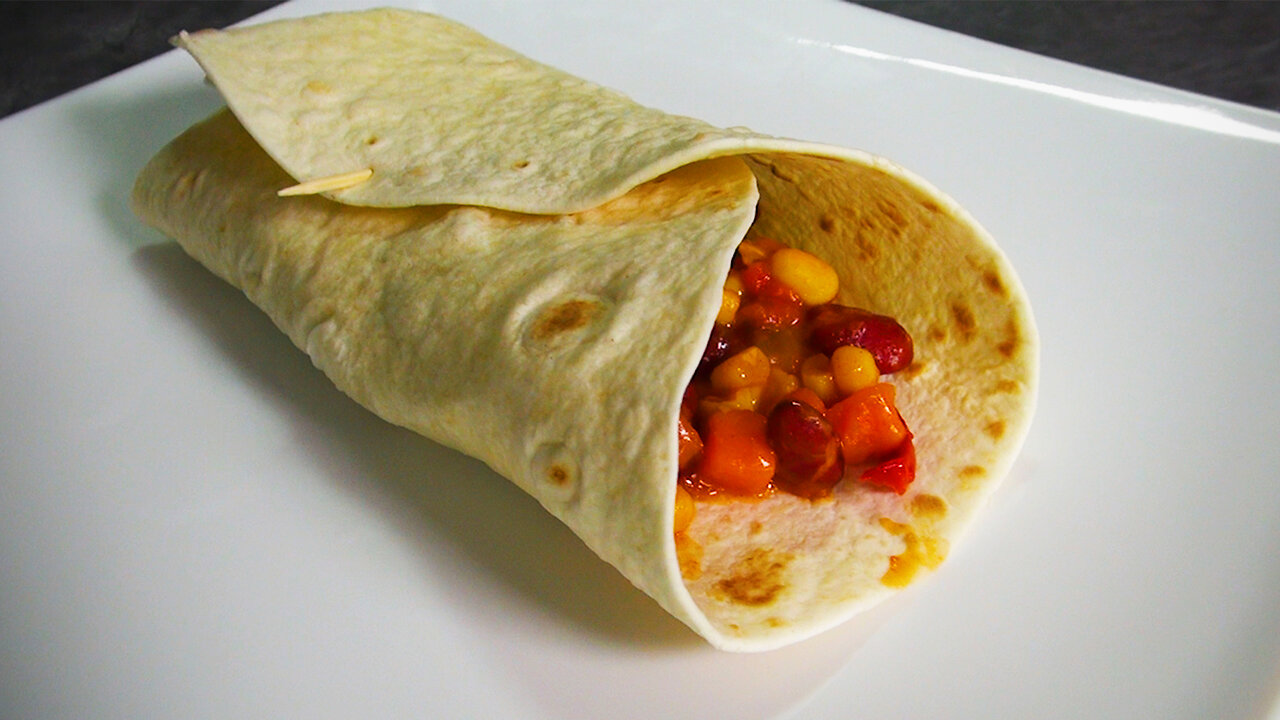 Tortilla with Mexican vegetables and Borito sauce - Vegan