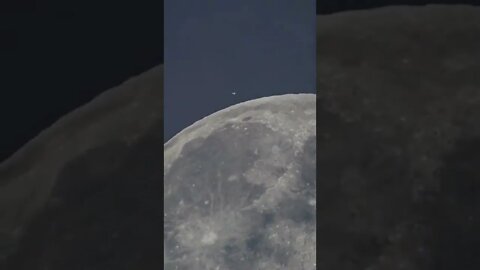 Zoom na Lua e Encontrou Algo?