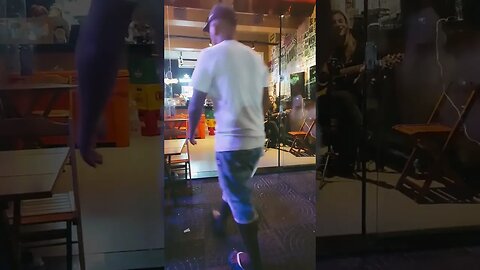 momento épico Mateus canta Rob Carlos Careca o bar