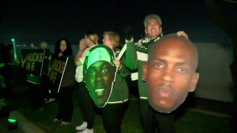 Bucks fans gather at Mitchell International Airport to welcome players home