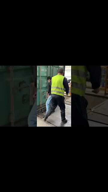 #shorts #2022 funny,prank,funjokes,dad jokes,funny memes,funny video,fun,laughing,funny animal,knock