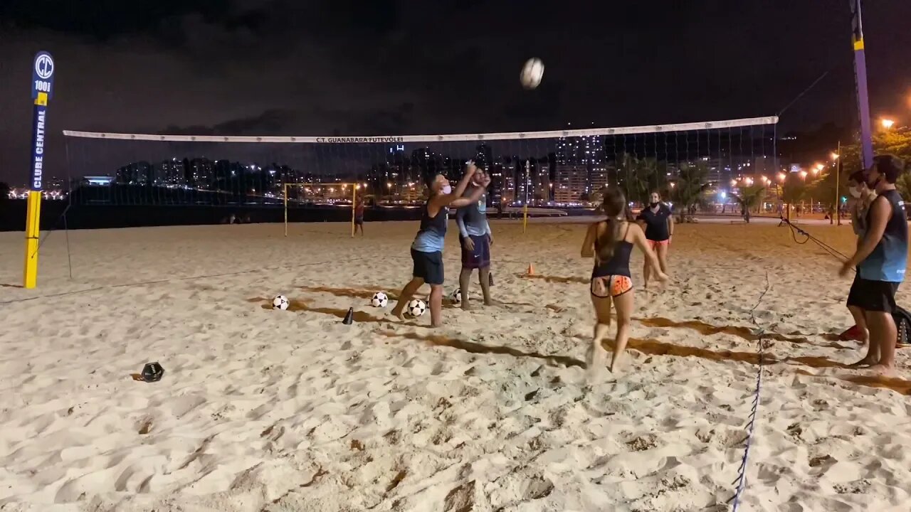 Ataque e defesa de pingo - Treino de Futevôlei Feminino - CT GUANABARA FUTEVÔLEI - NITERÓI