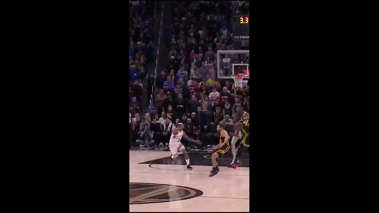 unbelievable Shot by Stephen Curry