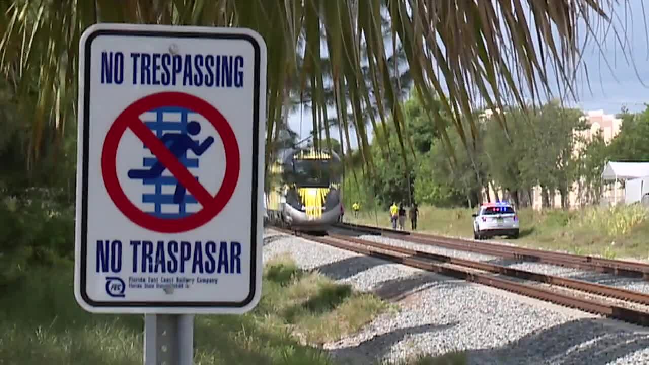 Brightline train stopped on tracks in Delray Beach after fatal crash