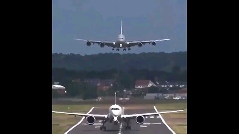 The departure of Airbus A350 and arrival of Airbus A380 at same time