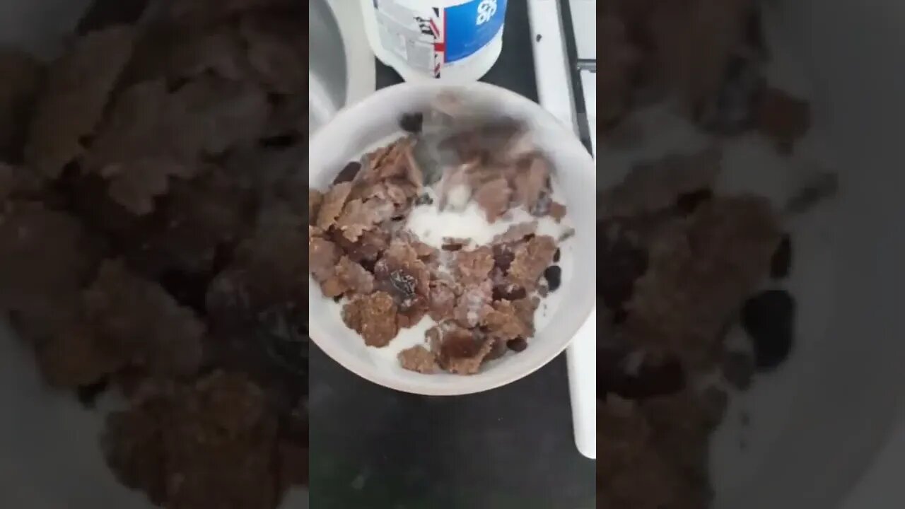 Eating cereal #shorts #eatingsounds #youtuber