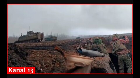 Ukrainian troops attack Russians in Bakhmut with infantry and US combat vehicles