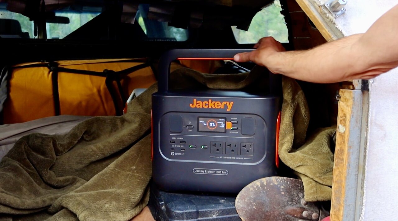 Understanding Portable Power - The Jackery 1000 Pro Solar Generator, PERFECT for NOMADS