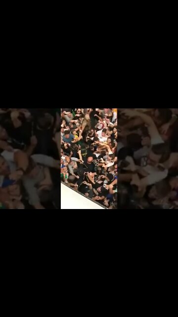 Não é o #Messi, nem o #CristianoRonaldo, nem o #Neymar, nem o #Gabigol.. *Adivinha quem é ???* 👇👇