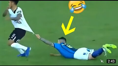 FUNNY MOMENTS AND FAILS IN FOOTBALL