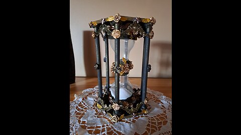 Stunning lightbulb hourglass