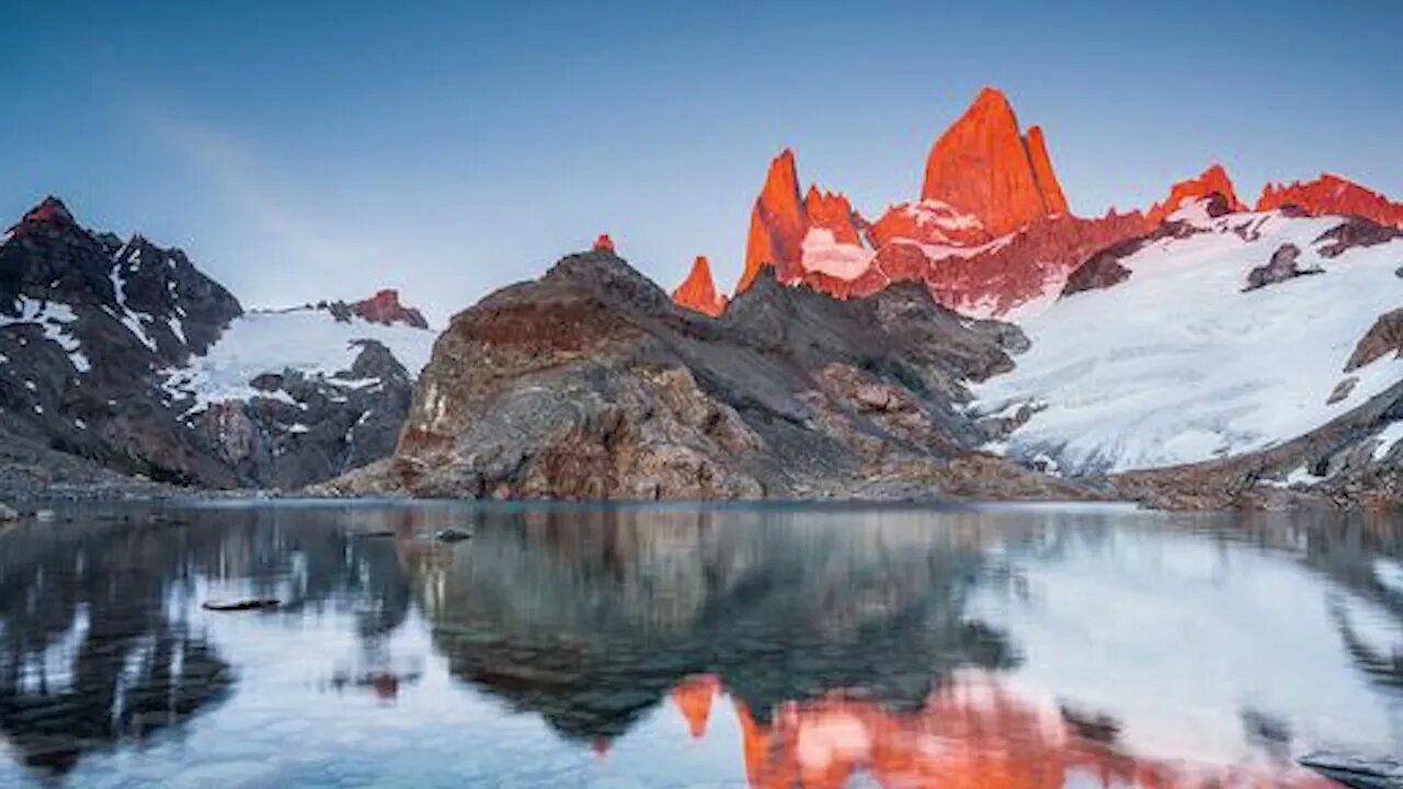 Captivating Green Valleys Immersing in Nature's Tranquility and Beauty