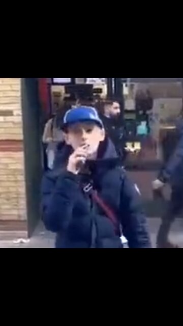 Migrants eat for free at McDonalds