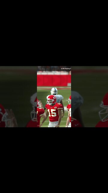 Patrick Mahomes II Pass Completion Gameplay - Madden NFL 22 Mobile Football