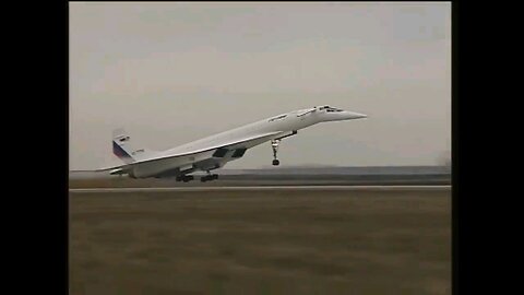 Noisy take-off of the supersonic airliner (flying laboratory) Tupolev Tu-144LL in an archive video.