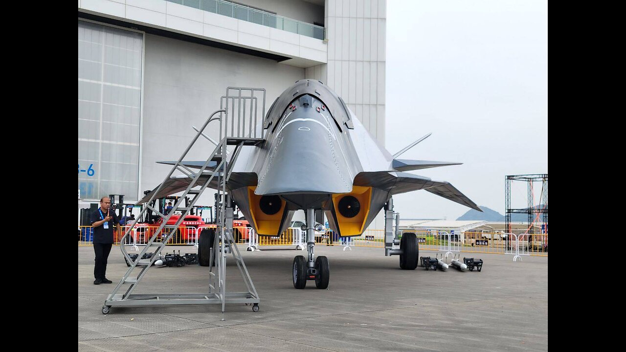 🇨🇳✈️ The 6th generation fighter jet was presented at the exhibition in China