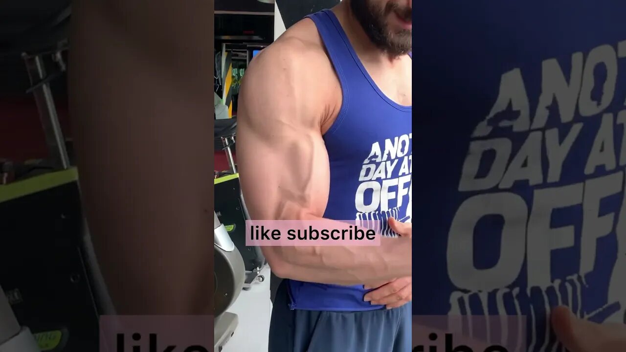 BICEP MUSCLE | DUMBBELL CURL #shorts #youtubeshorts