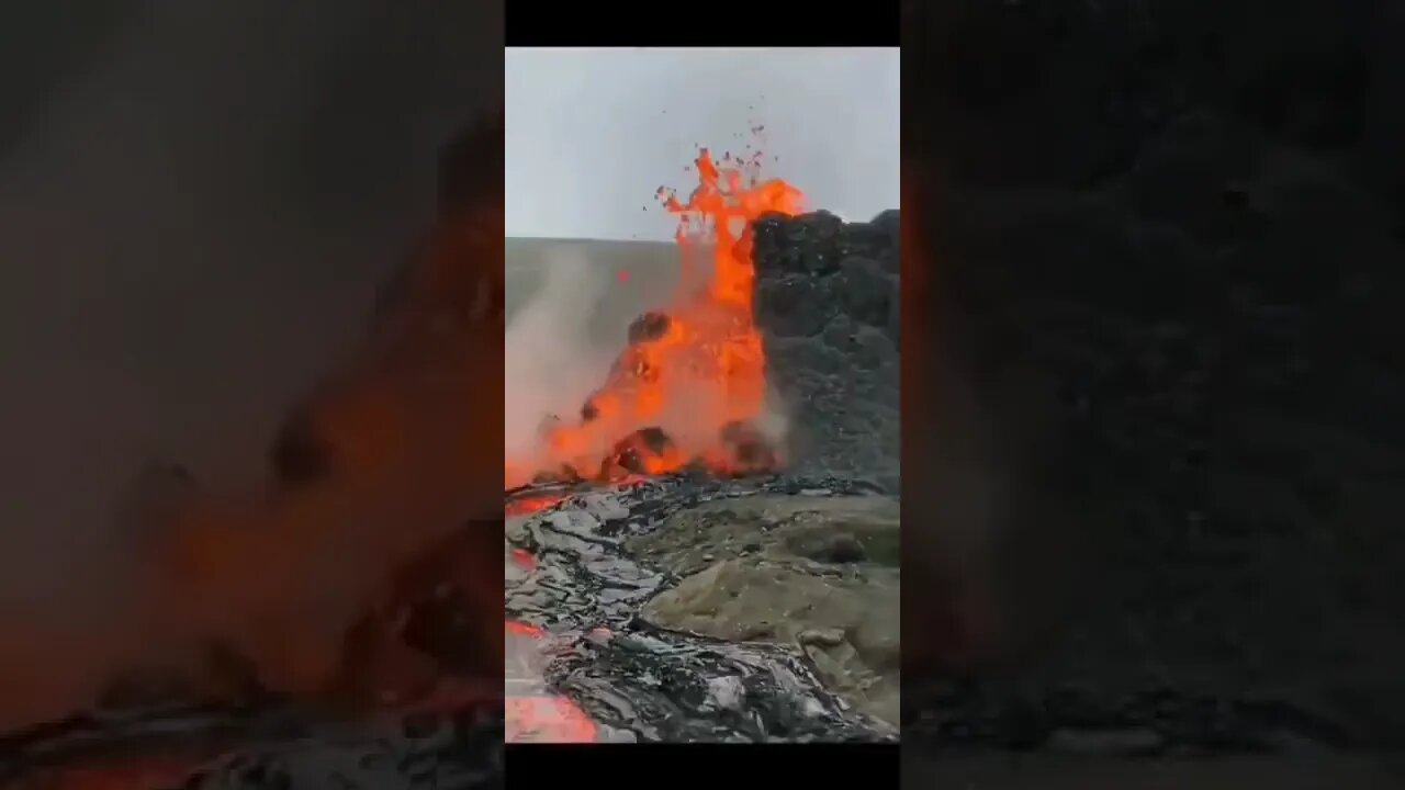 Dangerous volcano getting closer! 🤯😳#volcano #viral #shorts #foryou