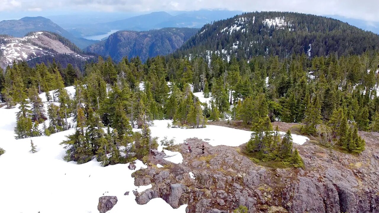 25 km Hike up Mount Irwin Jr. on Vancouver Island, Canada | 11/1000 | SUMMIT FEVER