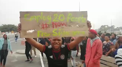 SOUTH AFRICA - Cape Town - Philippi residents protest outside the Junxion Mall (Video) (CL2)