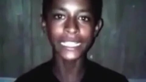 ESSE MENINO FAZ TODO TIPO DE SOM [ GAROTO IMITA TUDO ] MENINO SIRENE , FURADEIRA , TUDO !! [ VIRAL ]