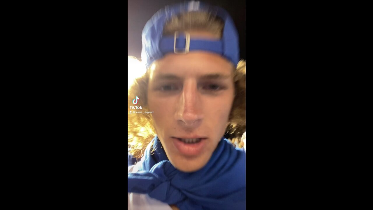 i’m so hot #kentucky #football #karsonlewsader #tiktok