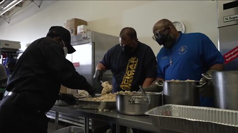 'This is what he would have wanted': Aurora volunteers honor Rev. Dr. Martin Luther King, Jr. by giving back