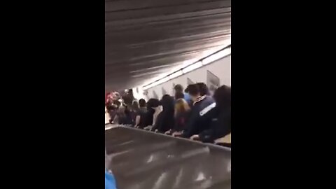 BREAKING NEWS ! Escalator causes mayhem in ROME