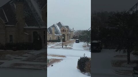 More heavy snowfall in #dallastx... #Shorts
