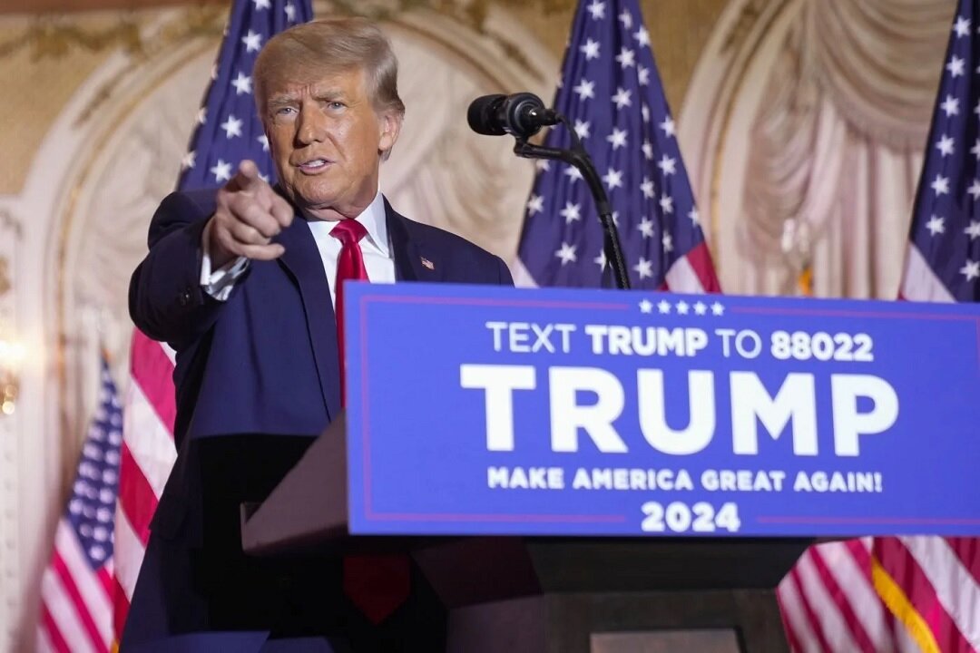 Neo Live - Trump's Post-Arraignment Press Conference from Mar-a-Lago- 4/4/23