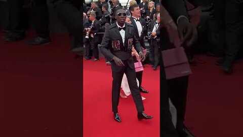 UM GRANDE ARTISTA MERECE SEU PREMIO