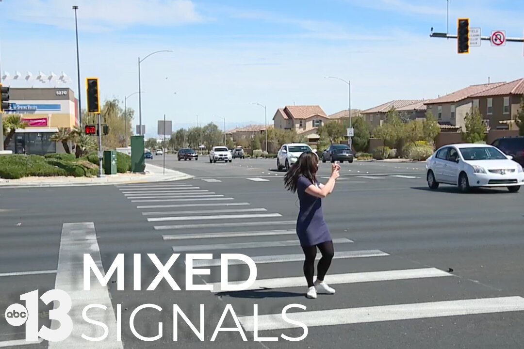 Confusion over mixed signals at Las Vegas intersection