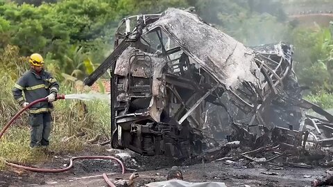 Bus and truck collision kills 37 in Brazil