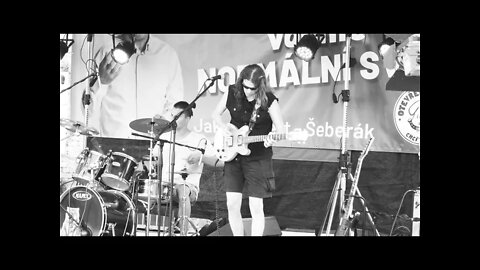 MALASHNIKOW - DOBA JE NEJISTÁ (ROCKFEST) (čb)