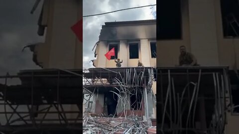 Russian, Chechen & Allied Forces Hoisted The Victory Banner Over The Admin Building In Lisichansk