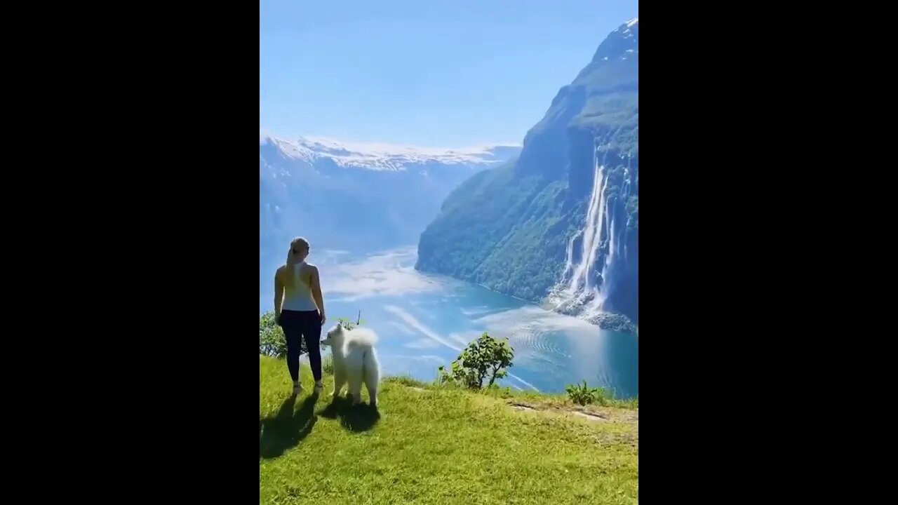 Let's go for a walk in beautiful Place 😍 💕 💛