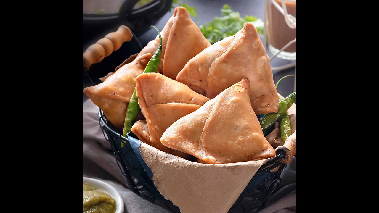 famous authentic samosa in India