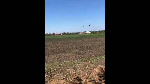 🇷🇺 Russian Mi-8 Escorted By Two Ka-52s In The Zaporozhye Region