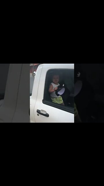 FIQUEI DENTRO DO CARRO #meme #viral #bebe #shorts