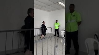 AGE SAF Vasco - Primeiras pessoas chegando para votar (por volta das 10:20)