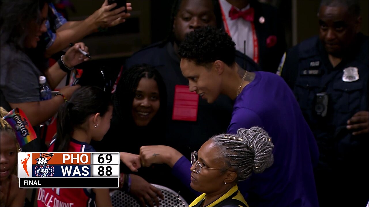 🥰 Brittney Griner Visits With Fans Before/After Phoenix Mercury's Loss vs Washington Mystics