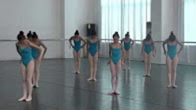 Amazing performance in China southern dance school